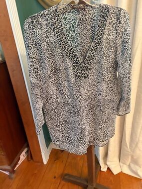 Adrienne Vittadini Black and White Leopard Print Top